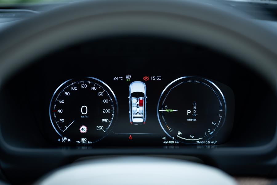Панель приборов Volvo XC90 T8 Excellence 2015 года  (JP) (фото 2 из 16)